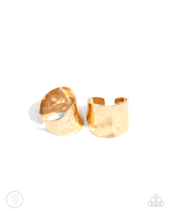 Warped Wonder - Gold Ear Cuff
