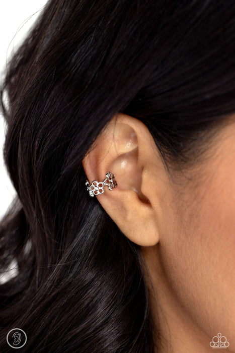 Daisy Debut - Silver Ear Cuff